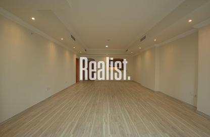 Apartment - 1 - 2 for rent in West Porto Drive - Porto Arabia - The Pearl Island - Doha Apartment - 1 - 2 for rent in West Porto Drive - Porto Arabia - The Pearl Island - Doha