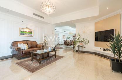 Apartment - 3 Bedrooms - 3 Bathrooms for rent in West Porto Drive - Porto Arabia - The Pearl Island - Doha