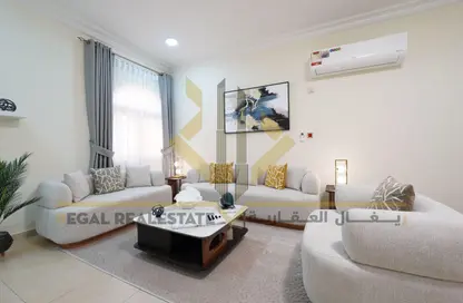 Apartment - 2 Bedrooms - 2 Bathrooms for rent in Madinat Khalifa South - Madinat Khalifa - Doha