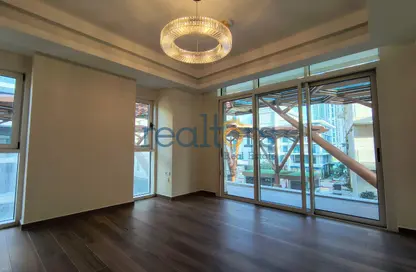 شقة - 2 غرف نوم - 4 حمامات للايجار في كريستال ريزيدنس - جزيرة جيوان - جزيرة اللؤلؤة - الدوحة