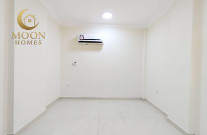 Apartment - 2 Bedrooms - 2 Bathrooms for rent in Umm Ghuwailina 4 - Umm Ghuwailina - Doha Apartment - 2 Bedrooms - 2 Bathrooms for rent in Umm Ghuwailina 4 - Umm Ghuwailina - Doha