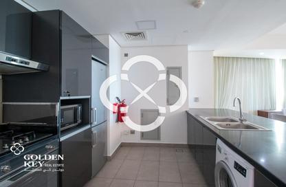 Apartment - 1 Bedroom - 2 Bathrooms for rent in Marina Residences 195 - Marina District - Lusail