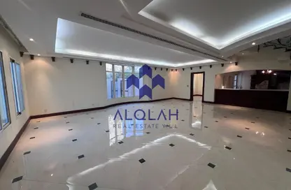 فيلا - 4 غرف نوم - 6 حمامات للايجار في وست باي لاجون - بحيرة وست لاجون - الدوحة