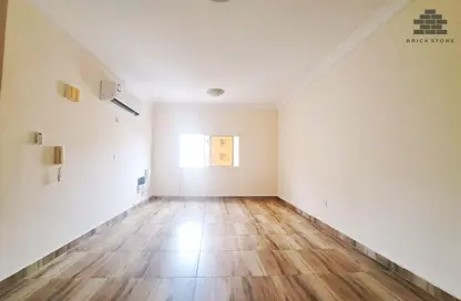 شقة - 3 غرف نوم - 3 حمامات للايجار في شارع الجزيره - فريج بن محمود الشمالي - فريج بن محمود - الدوحة