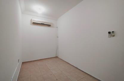 Apartment - Studio - 1 for rent in Umm Al Seneem Street - Ain Khaled - Doha Apartment - Studio - 1 for rent in Umm Al Seneem Street - Ain Khaled - Doha