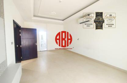 Apartment - 3 Bedrooms - 2 Bathrooms for rent in Al Zubair Bakkar Street - Al Sadd - Doha