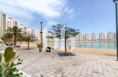 Apartment - 2 Bedrooms - 3 Bathrooms for rent in Viva West - Viva Bahriyah - The Pearl Island - Doha