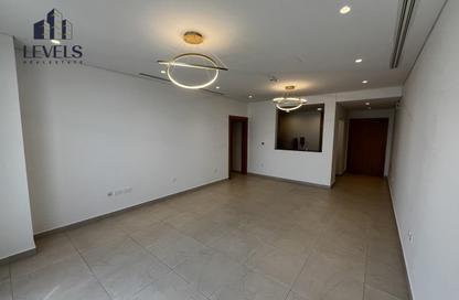 Apartment - 2 Bedrooms - 2 Bathrooms for rent in Floresta Gardens - Floresta Gardens - The Pearl Island - Doha