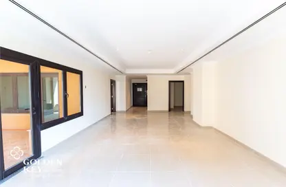 Apartment - 1 Bedroom - 2 Bathrooms for rent in West Porto Drive - Porto Arabia - The Pearl Island - Doha