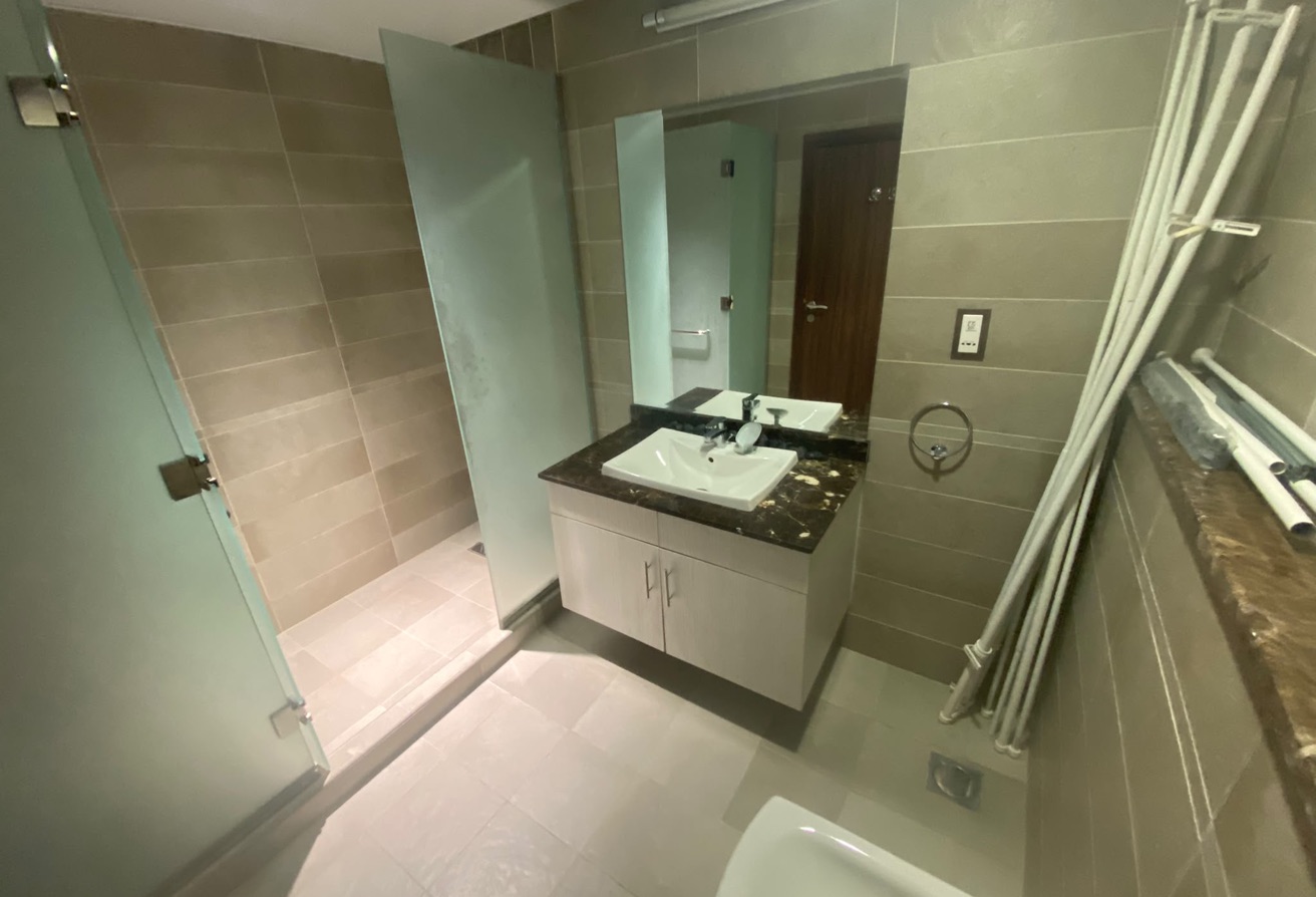 SPACIOUS FULLY FURNISHED STUDIO FOR RENT IN PORTO thumbnail 5