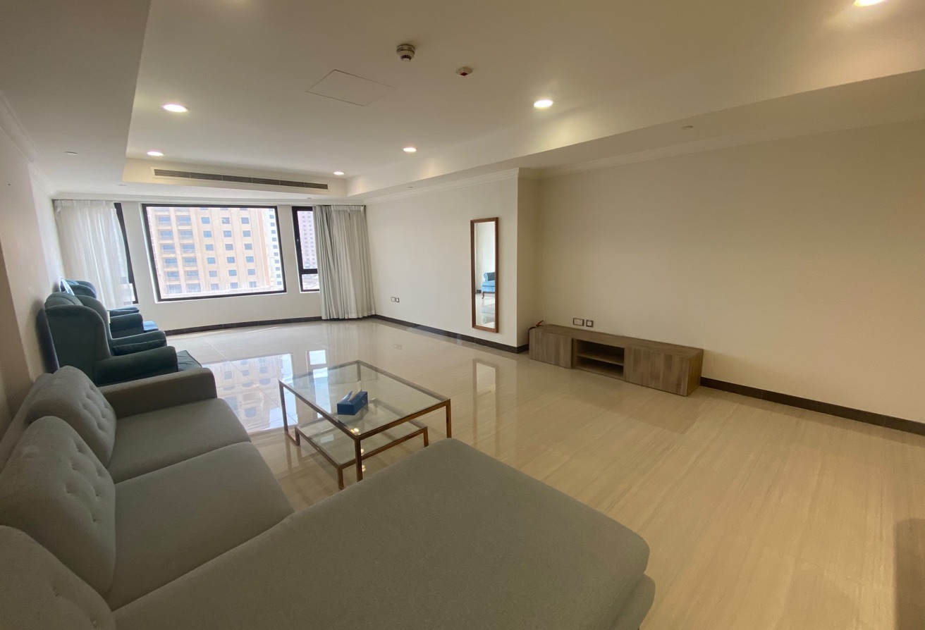 SPACIOUS FULLY FURNISHED STUDIO FOR RENT IN PORTO thumbnail 6