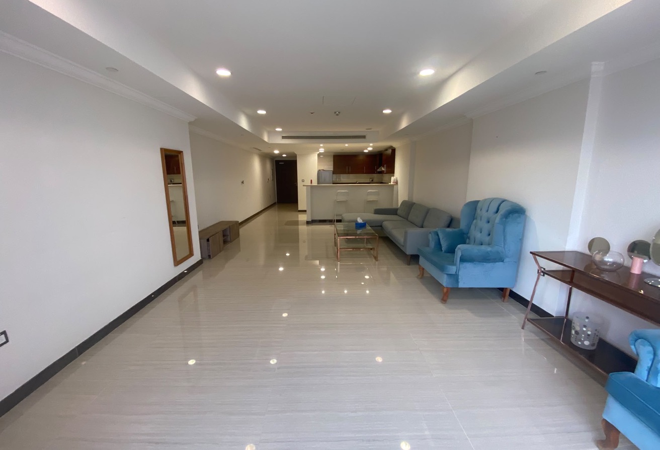 SPACIOUS FULLY FURNISHED STUDIO FOR RENT IN PORTO thumbnail 2