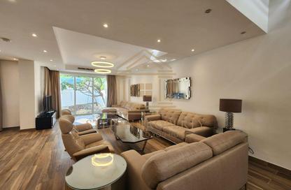 مجمع سكني - 4 - 5 للإيجار في مرتفعات مارينا لوسيل - منطقة المارينا - الوسيل