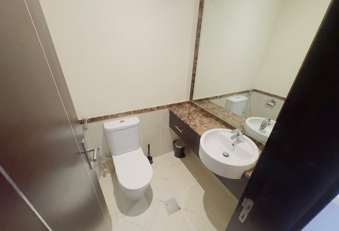 Premium 3 BHK Waterfront Villa | The Pearl Qatar thumbnail 2