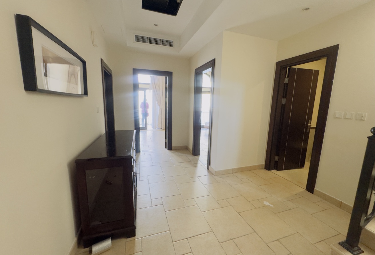 Premium 3 BHK Waterfront Villa | The Pearl Qatar thumbnail 4