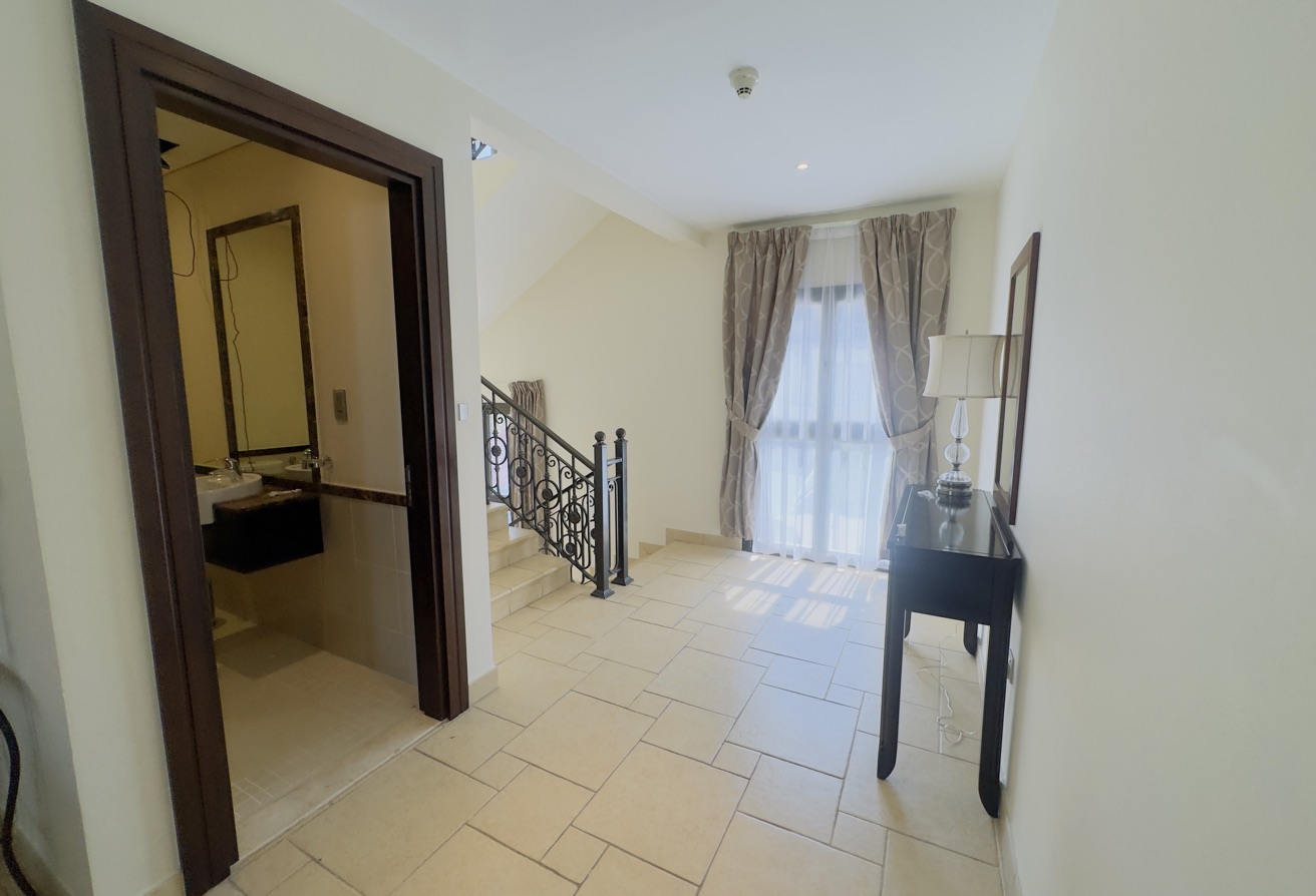 Premium 3 BHK Waterfront Villa | The Pearl Qatar thumbnail 30