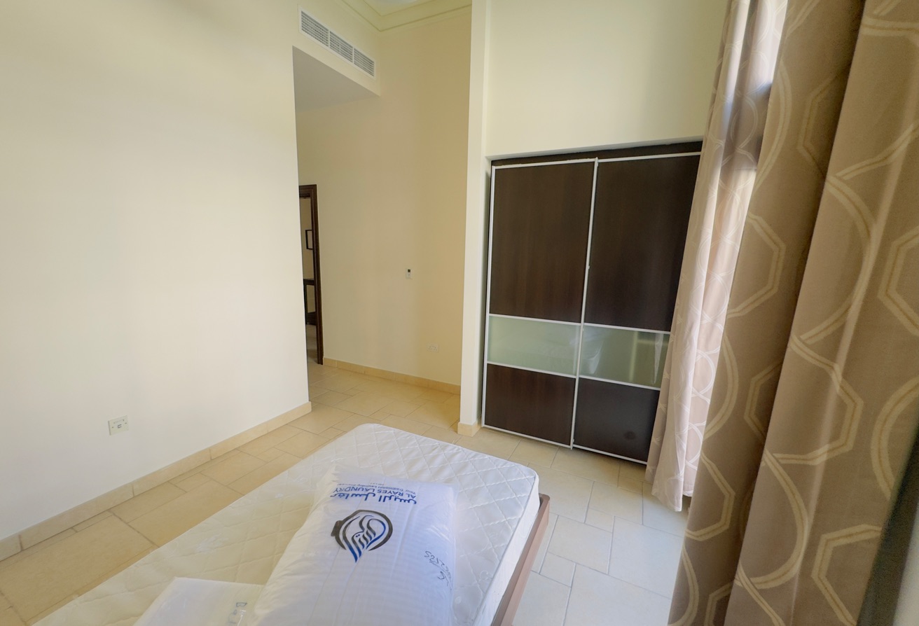Premium 3 BHK Waterfront Villa | The Pearl Qatar thumbnail 12