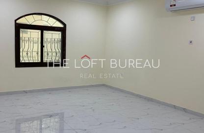 Whole Building - 7 - 7+ for rent in Umm Ghwailina Comm - Umm Ghuwalina - Umm Ghuwailina - Doha