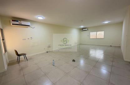 Villa - 3 - 3 for rent in Al Nasr Street - Al Nasr - Doha