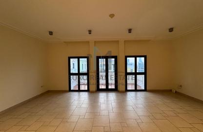 Apartment - 2 Bedrooms - 3 Bathrooms for rent in Mercato - Qanat Quartier - The Pearl Island - Doha