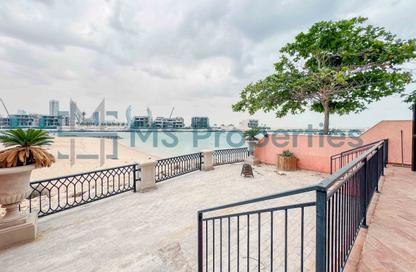 Townhouse - 3 Bedrooms - 4 Bathrooms for rent in Waterfront Townhouses - Qanat Quartier - The Pearl Island - Doha