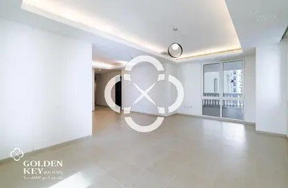 Apartment - 2 Bedrooms - 3 Bathrooms for rent in Viva West - Viva Bahriyah - The Pearl Island - Doha
