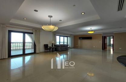 Apartment - 2 Bedrooms - 3 Bathrooms for rent in East Porto Drive - Porto Arabia - The Pearl Island - Doha