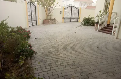 Villa - 6 Bedrooms - 7 Bathrooms for rent in New Salata - Salata - Doha