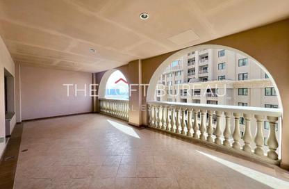 Apartment - 1 Bedroom - 2 Bathrooms for rent in West Porto Drive - Porto Arabia - The Pearl Island - Doha