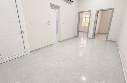 Apartment - 2 Bedrooms - 2 Bathrooms for rent in Al Nasr Street - Al Nasr - Doha