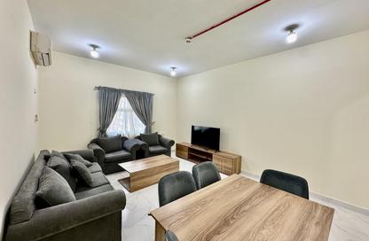 Apartment - 2 Bedrooms - 1 Bathroom for rent in Anas Street - Fereej Bin Mahmoud North - Fereej Bin Mahmoud - Doha