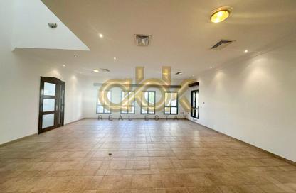 Villa - 4 Bedrooms - 5 Bathrooms for rent in Al Maha - Fereej Bin Omran - Doha
