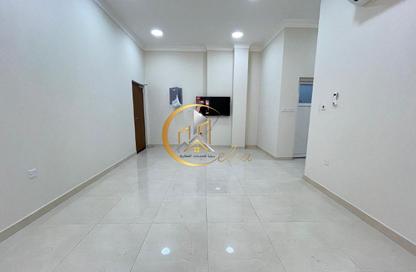 Apartment - 2 Bedrooms - 3 Bathrooms for rent in Al Nasr Street - Al Nasr - Doha