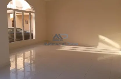 Villa - 6 Bedrooms - 4 Bathrooms for rent in Umm Salal Ali - Umm Salal Ali - Doha