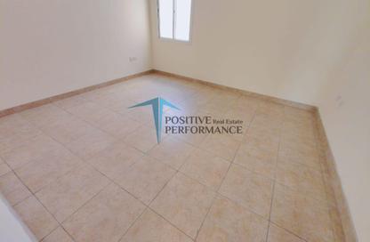 Apartment - 2 Bedrooms - 2 Bathrooms for rent in Bin Omran - Fereej Bin Omran - Doha