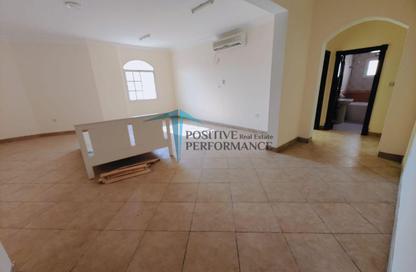 Apartment - 2 Bedrooms - 2 Bathrooms for rent in Bin Omran - Fereej Bin Omran - Doha
