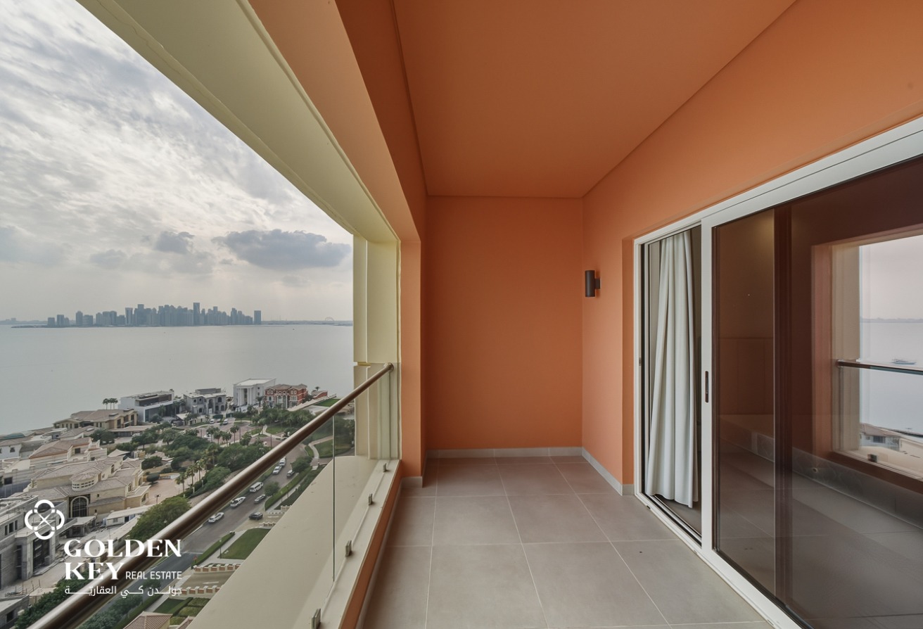 Studio w/ Balcony and Sea View | Porto Arabia