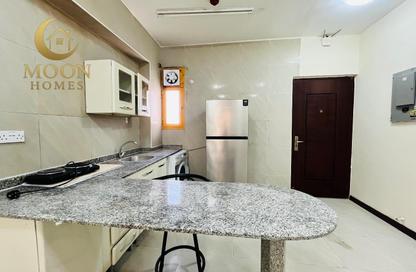 Apartment - 1 Bedroom - 1 Bathroom for rent in Umm Ghwailina Comm - Umm Ghuwalina - Umm Ghuwailina - Doha