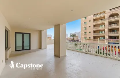 Apartment - 2 Bedrooms - 3 Bathrooms for rent in Marina Gate - Porto Arabia - The Pearl Island - Doha