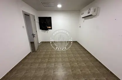 Villa - 2 Bedrooms - 1 Bathroom for rent in Al Maamoura - Al Maamoura - Doha