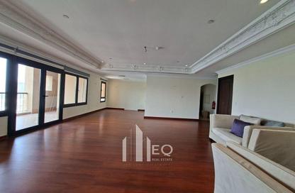Apartment - 2 Bedrooms - 3 Bathrooms for rent in East Porto Drive - Porto Arabia - The Pearl Island - Doha