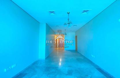 Apartment - 1 Bedroom - 2 Bathrooms for rent in Zig Zag Towers - West Bay - Doha Apartment - 1 Bedroom - 2 Bathrooms for rent in Zig Zag Towers - West Bay - Doha