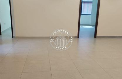 Apartment - 3 Bedrooms - 2 Bathrooms for rent in Fereej Bin Mahmoud - Doha Apartment - 3 Bedrooms - 2 Bathrooms for rent in Fereej Bin Mahmoud - Doha