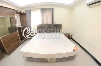 Apartment - 3 Bedrooms - 3 Bathrooms for rent in Al Nasr Street - Al Nasr - Doha