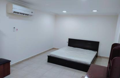 Apartment - 1 Bedroom - 1 Bathroom for rent in Umm Ghwailina Comm - Umm Ghuwalina - Umm Ghuwailina - Doha Apartment - 1 Bedroom - 1 Bathroom for rent in Umm Ghwailina Comm - Umm Ghuwalina - Umm Ghuwailina - Doha