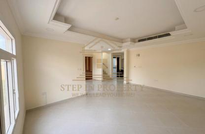 مجمع سكني - 5 غرف نوم - 5 حمامات للايجار في وادي المرخ - مريخ - المريخ - الدوحة