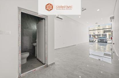 Shop - Studio - 1 Bathroom for rent in Umm Qarn - Al Daayen