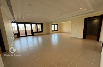 Apartment - 2 Bedrooms - 3 Bathrooms for rent in East Porto Drive - Porto Arabia - The Pearl Island - Doha