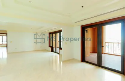 Apartment - 2 Bedrooms - 3 Bathrooms for rent in West Porto Drive - Porto Arabia - The Pearl Island - Doha