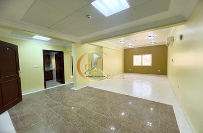 Apartment - 3 Bedrooms - 2 Bathrooms for rent in Asim Bin Omar Street - Al Mansoura - Doha